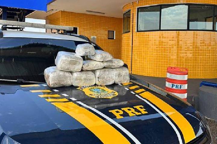 Adolescente é flagrada com 9 kg de drogas na mala em ônibus em Barra do Garças