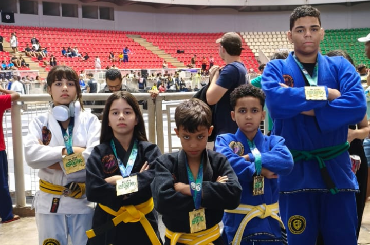 Atletas mirins de Barra do Garças conquistam ouro em torneio estadual de jiu-jitsu