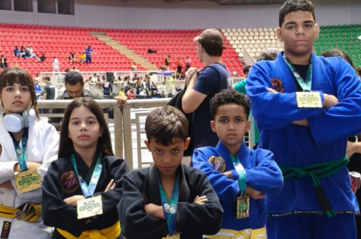 Atletas mirins de Barra do Garças conquistam ouro em torneio estadual de jiu-jitsu