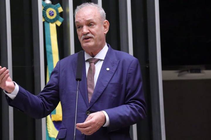 Comissão aprova diretrizes para ampliar acesso à psicoterapia para populações vulneráveis