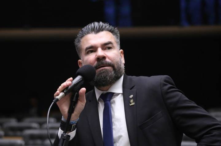 Comissão da Câmara aprova punição para presos que posarem para fotos dentro de presídios