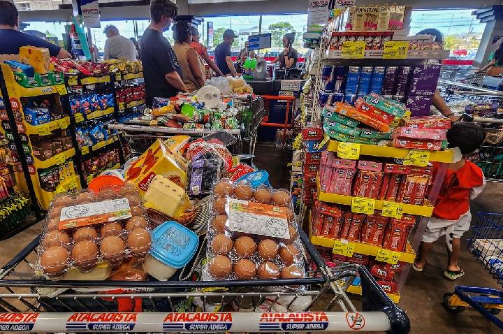 Consumo nos lares acumula alta de 2,70% até setembro, diz Abras