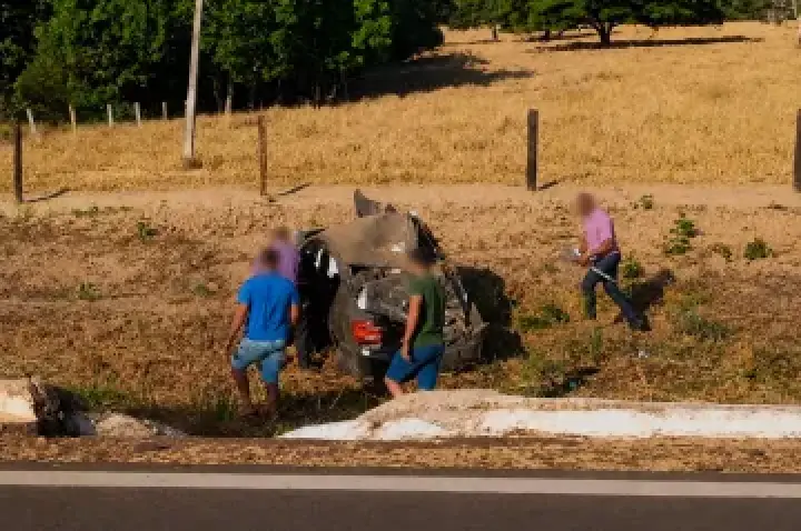 Criança e idosa ficam feridas em acidente próximo ao Distrito de Vale dos Sonhos