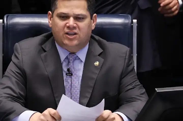 Governo pede a Alcolumbre que instale comissão sobre MP das Blusinhas
