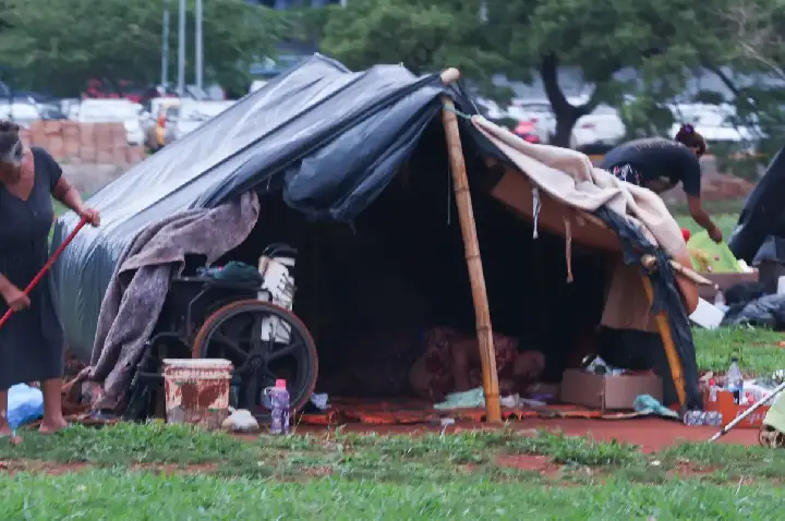 IBGE anuncia primeiro censo da população em situação de rua para 2028