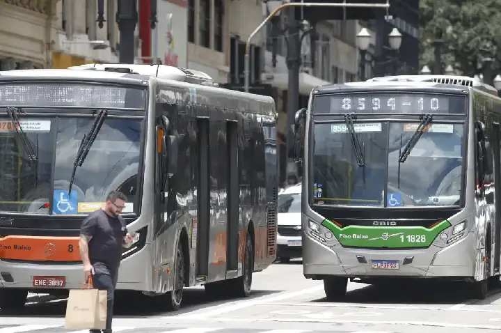 Inflação oficial chega a 0,88% em março, diz IBGE 