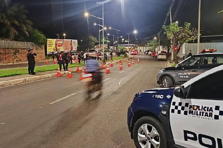 Lei Seca em Barra do Garças flagra motorista embriagado e remove 27 veículos