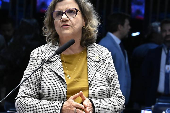 Lula anuncia Teresa Leitão como nova liderança do governo no Senado