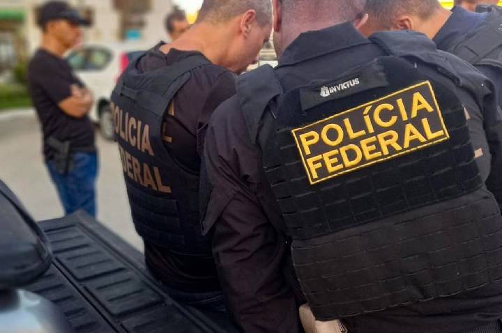 Operação da PF tem prisão de bicheiro, ex-presidente da Alerj e pastor