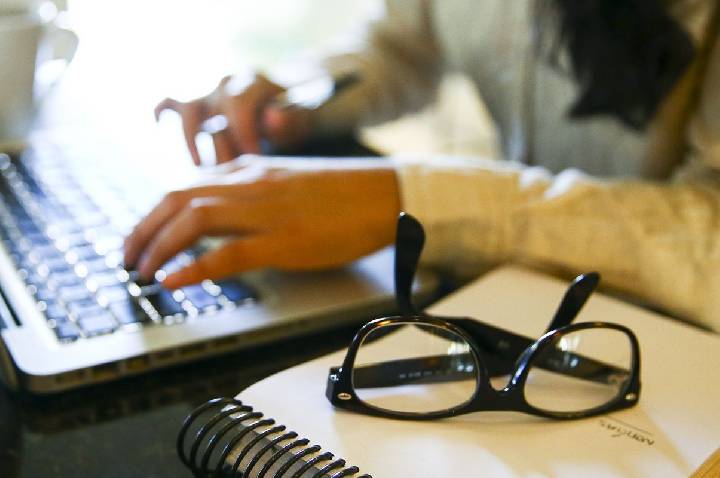 Programa oferece cursos gratuitos sobre IA para professores