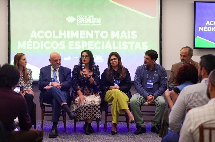 Projeto Mais Médicos Especialistas recebe 50 profissionais no Rio