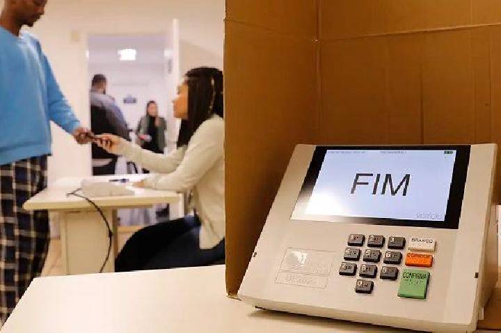 Quase 600 mil eleitores não votaram em MT e podem definir disputa no 2º turno