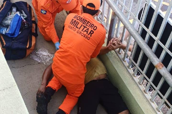 VEJA VÍDEO: Homem passa mal e morre na escadaria do Cristo, em Barra do Garças