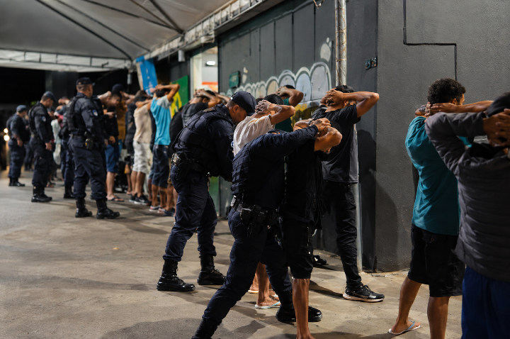 VEJA VÍDEO: Operação Lei e Ordem aborda 93 pessoas e encontra irregularidades em quatro estabelecimentos de Barra do Garças