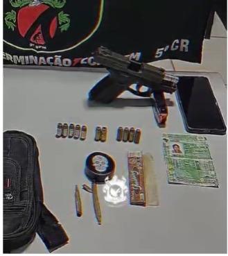 Homem com extensa ficha criminal rompe tornozeleira eletrônica e é preso após ‘achar’ arma no centro de Barra do Garças