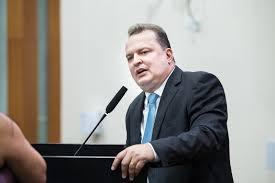 Max Russi critica omissão do Governo Federal diante da crise fiscal e cobra corte de gastos públicos