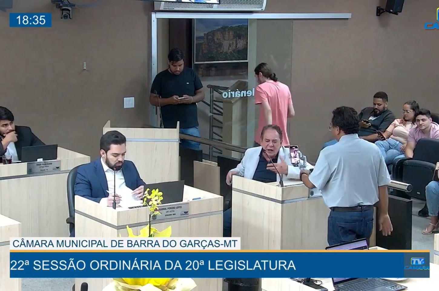 Limpeza urbana gera discussão entre vereadores: 