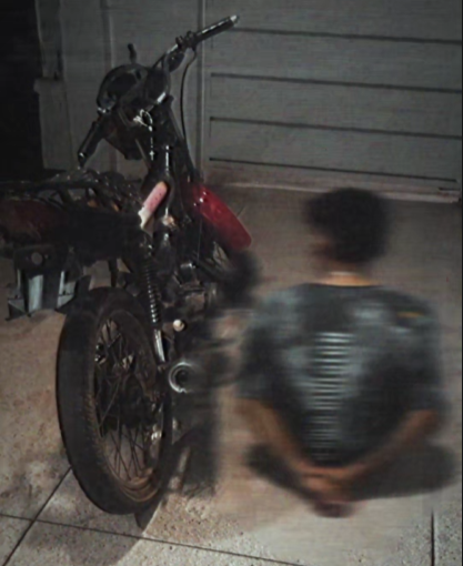 Menor suspeito de integrar facção é apreendido com moto sem placa