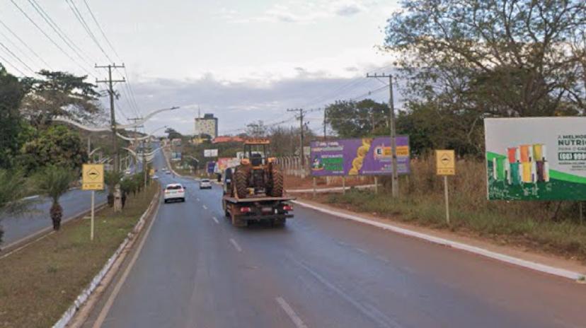 Óleo derramado em dois trechos da Av. Ministro João Alberto causa risco de acidentes