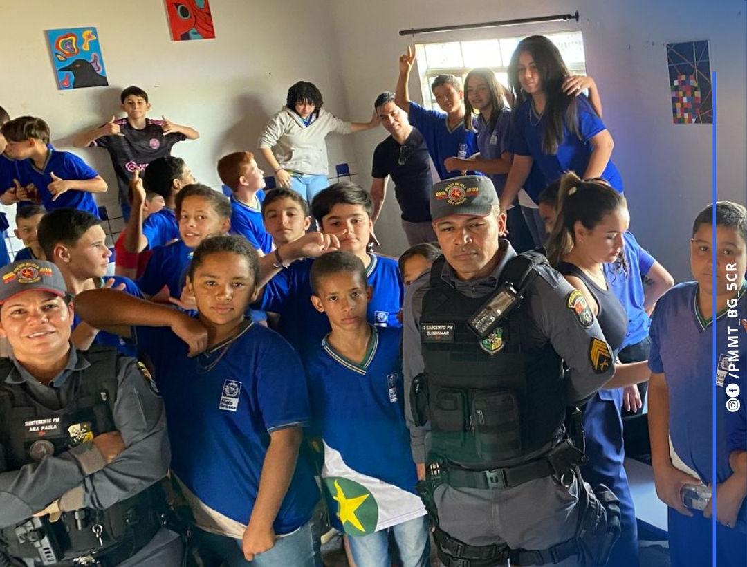 PM de Ribeirãozinho ministra palestra sobre tráfico de pessoas para estudantes da rede estadual