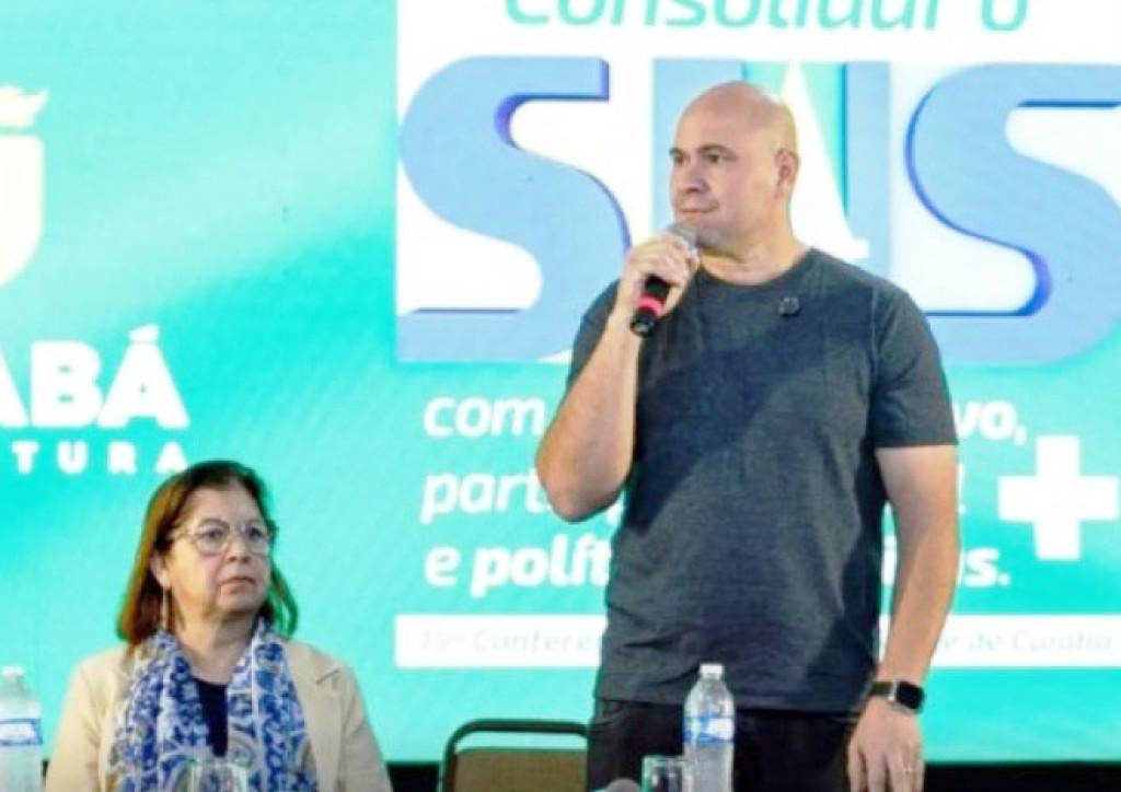 Prefeito Abílio recua e diz que ama a UFMT, 