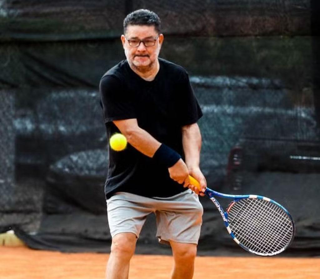 Tenista tem mal súbito durante torneio e morre aos 66 anos