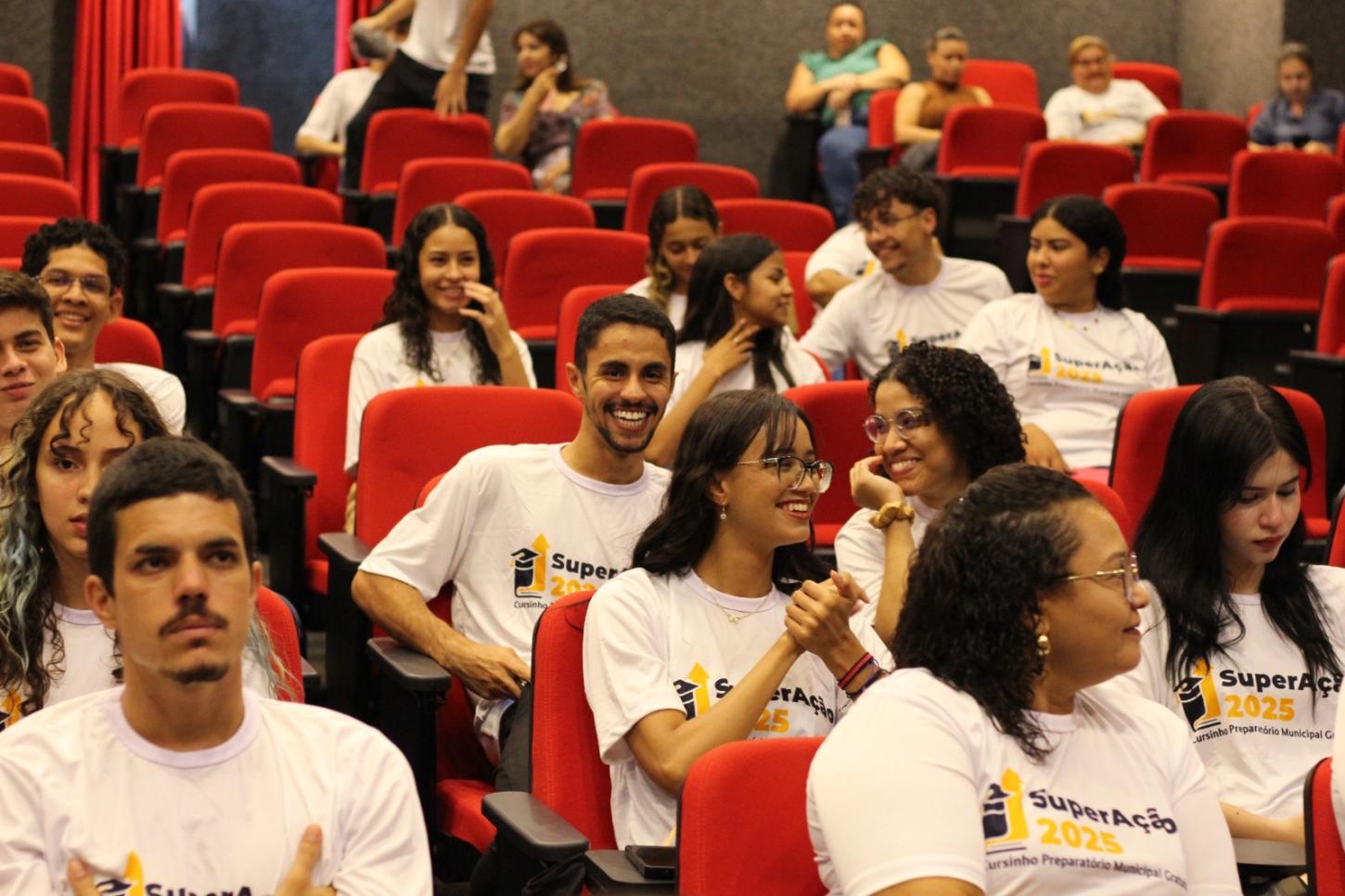 Aula inaugural marca início do cursinho SuperAção em Barra do Garças