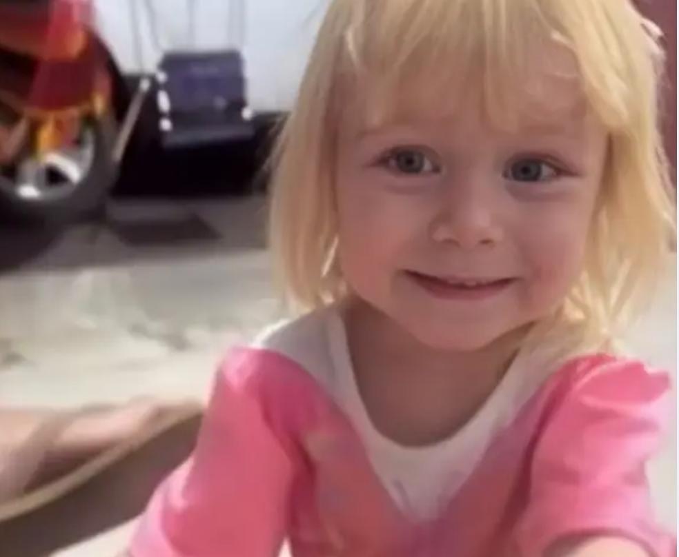 Criança de 2 anos morre afogada após cair em piscina em casa no Mato Grosso