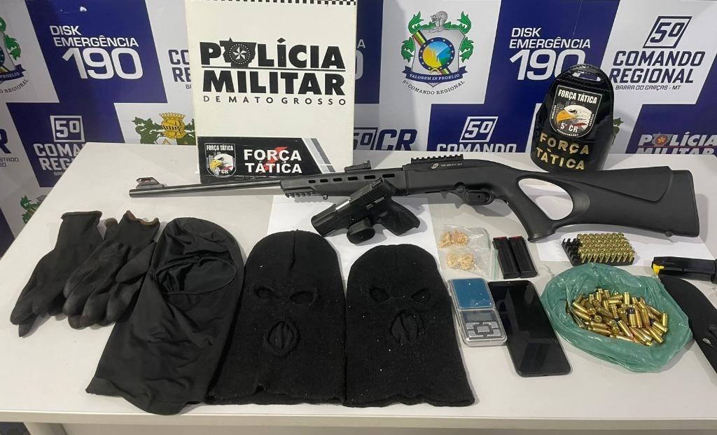 Força tática prende homem por porte ilegal de armas e tráfico de drogas em Barra do Garças