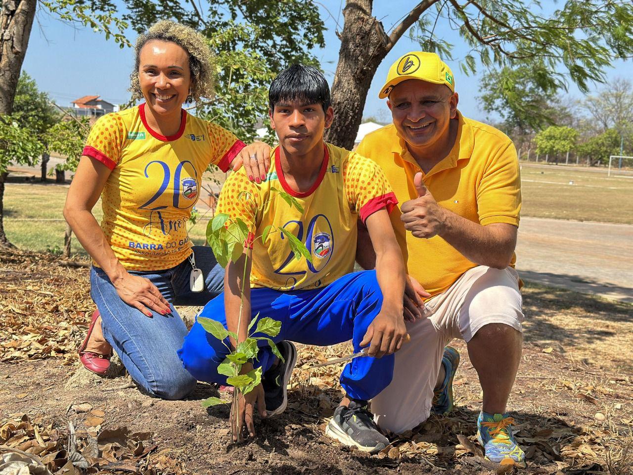 Plantio de árvores marca ação do projeto “Salve o Rio Araguaia” em Barra do Garças