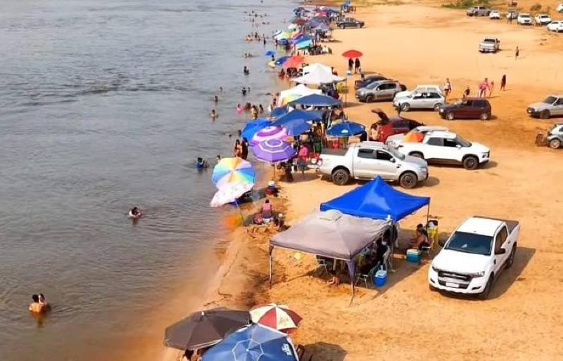 Juíza interdita praia de Aragarças após abusos de carros na beira do Rio Araguaia