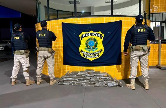 PRF apreende mais de 50 kg de “super maconha” escondidos em mesa de sinuca em Barra do Garças