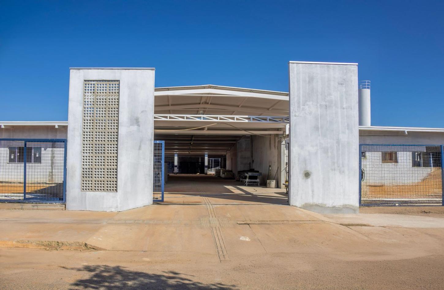 Reconstrução da Escola Dom José Selva avança para fase de acabamentos em Barra do Garças