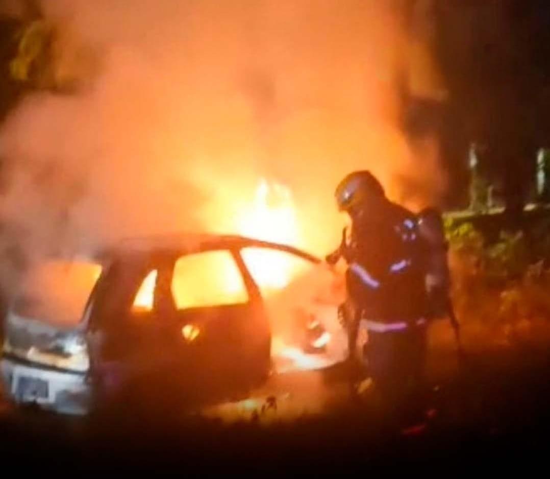 Homem não resiste após carro bater em árvore e pegar fogo em Barra do Garças
