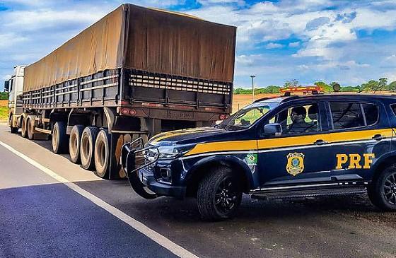 Dois veículos de carga adulterados são apreendidos pela PRF na BR-070, em Barra do Garças