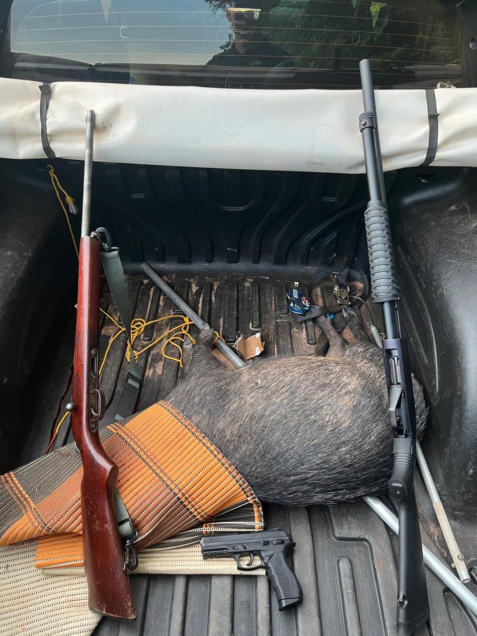 Perseguição policial na zona rural acaba com três homens presos