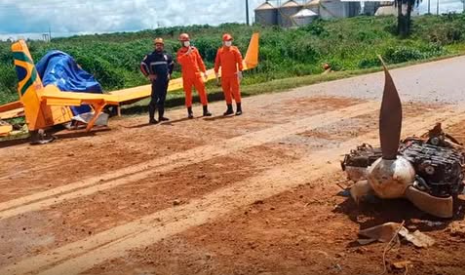 Avião agrícola cai na BR-70, mata piloto e interdita estrada em MT