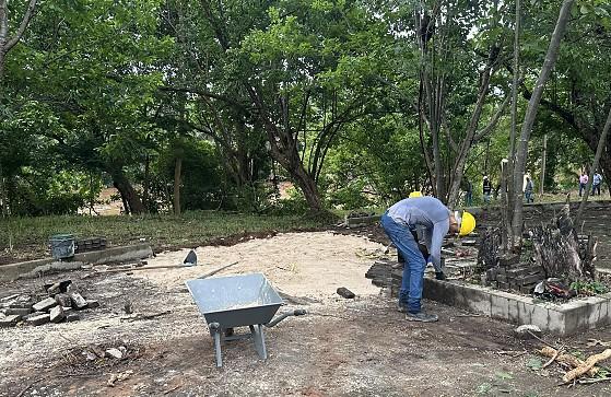 Prefeitura de Barra do Garças inicia limpeza da Orla do Porto; primeiro passo para início das obras