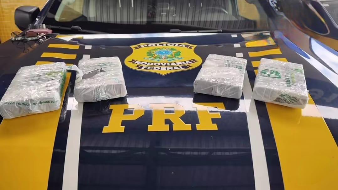 VEJA VÍDEO: PRF apreende 4,25 kg de cloridato de cocaína e prende três homens em Barra do Garças