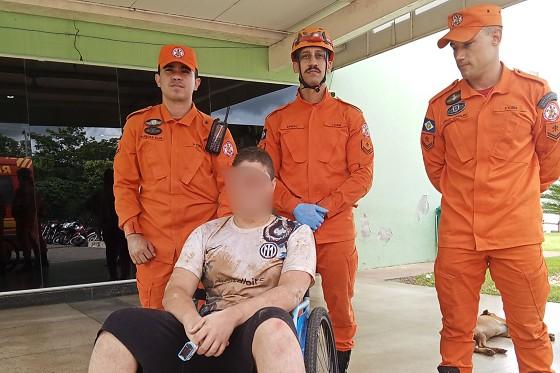 Adolescente é resgatado com vida após cair em cisterna em Barra do Garças