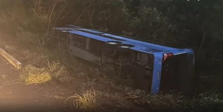Ônibus tomba na BR-158 e deixa dois mortos entre Barra do Garças e Nova Xavantina