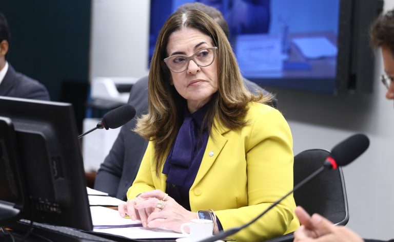 Projeto cria rede de apoio psicológico e financeiro para mães atípicas e cuidadores