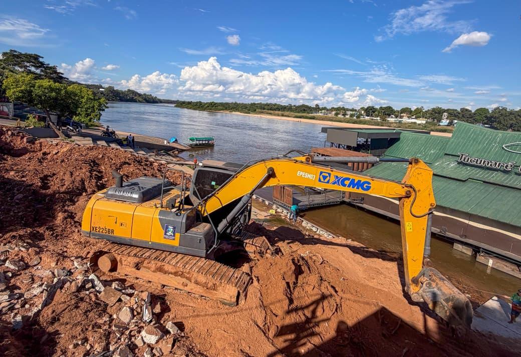 Após 26 anos, flutuante do Porto do Baé é transferido para novo ponto em Barra do Garças