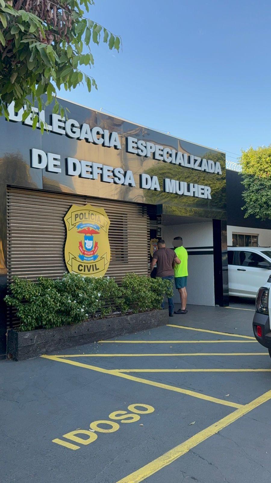 Polícia Civil cumpre dois mandados de prisão contra médico investigado por violência doméstica e condenado por estupro e cárcere privado em Barra do Garças