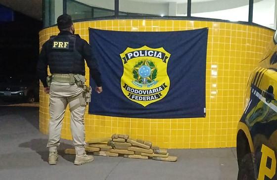 VEJA VÍDEO: Mulher é presa com 15kg de maconha em Barra do Garças