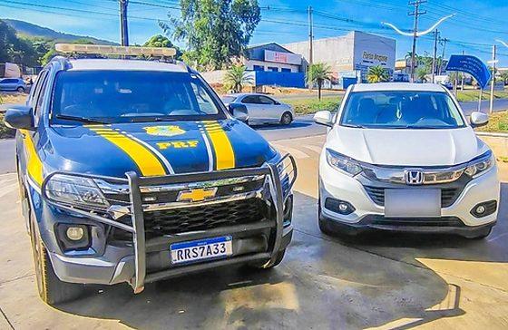 PRF recupera veículo com registro de roubo na BR-070 em Barra do Garças