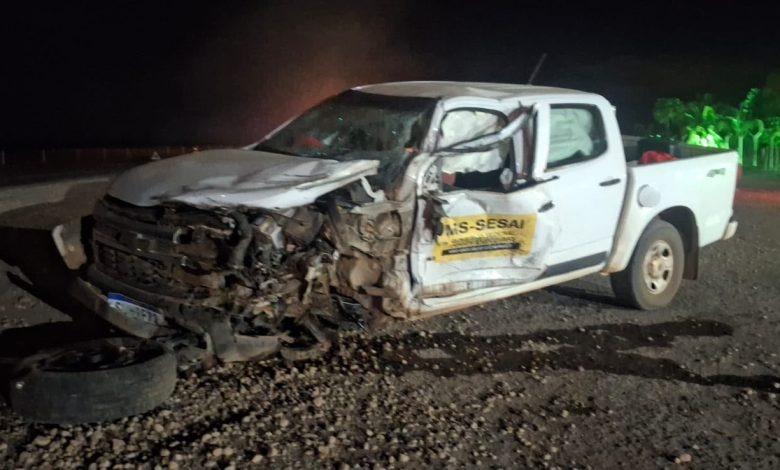 Acidente entre carreta e caminhonete da SESAI deixa quatro feridos na BR-158, em Barra do Garças
