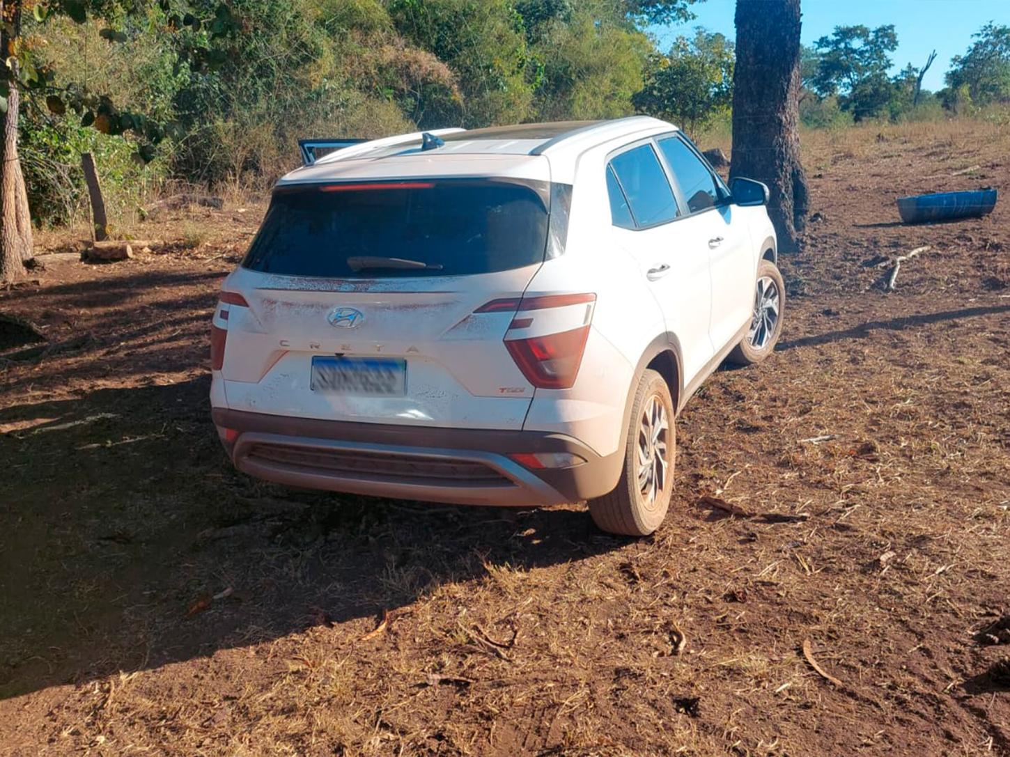 Horas após assalto, Polícia Militar recupera carro roubado e pertences da vítima em General Carneiro