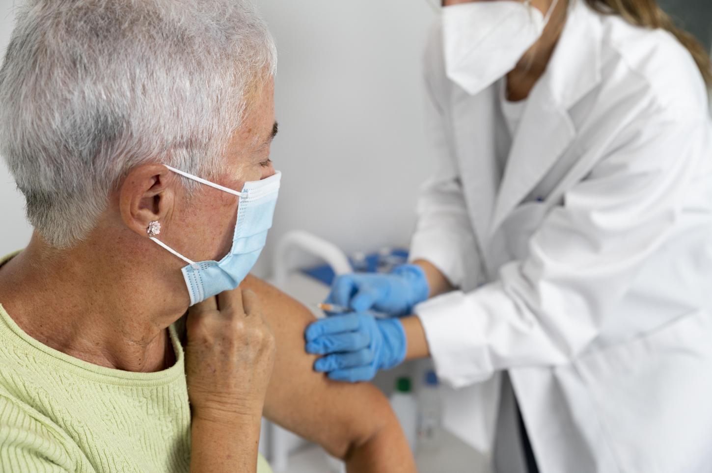 Vacina contra a Influenza segue disponível para o grupo prioritário em Barra do Garças