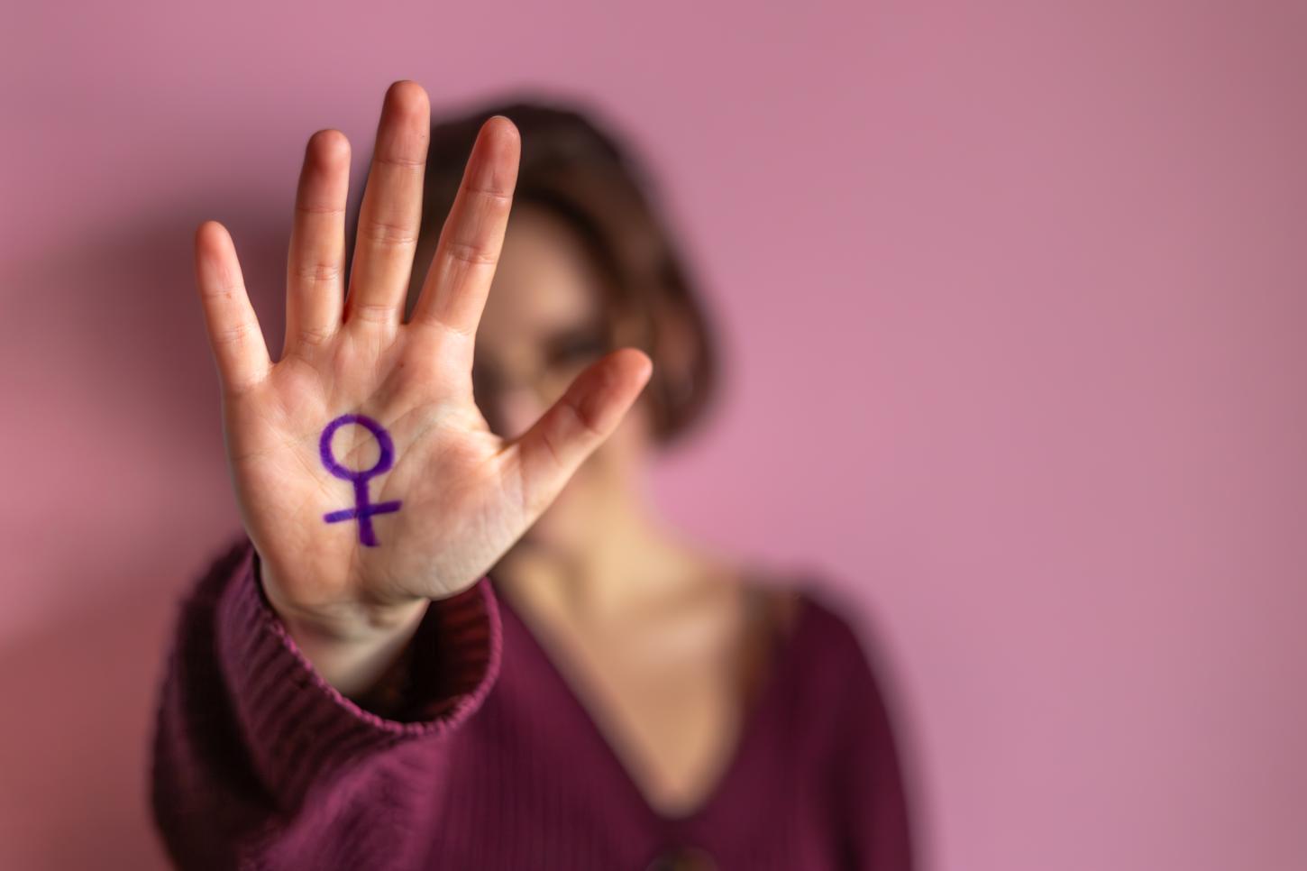 Em Barra do Garças, evento sobre prevenção e enfrentamento à violência contra a mulher é realizado na Vila Olímpica